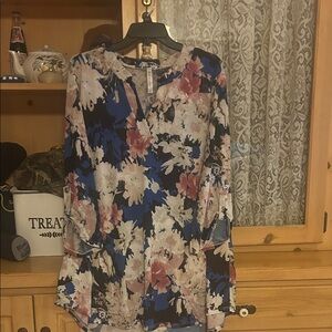 Scarlett Blue Floral V-Neck Blouse